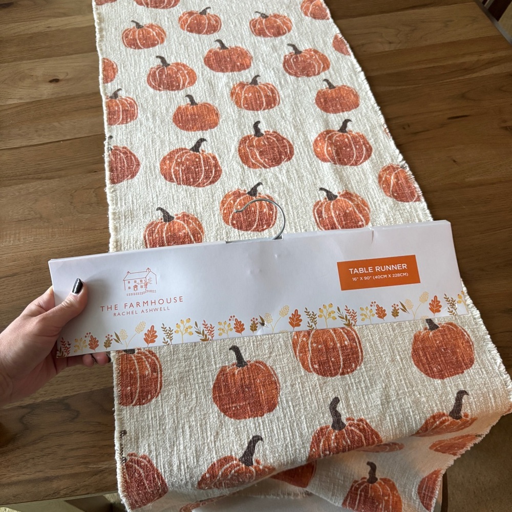 Table Runner - Picture 2 of 2